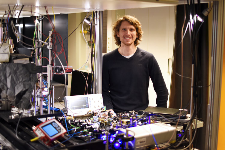 Johannes Zeiher launches new and independent research group “Quantum Matter Interfaces”