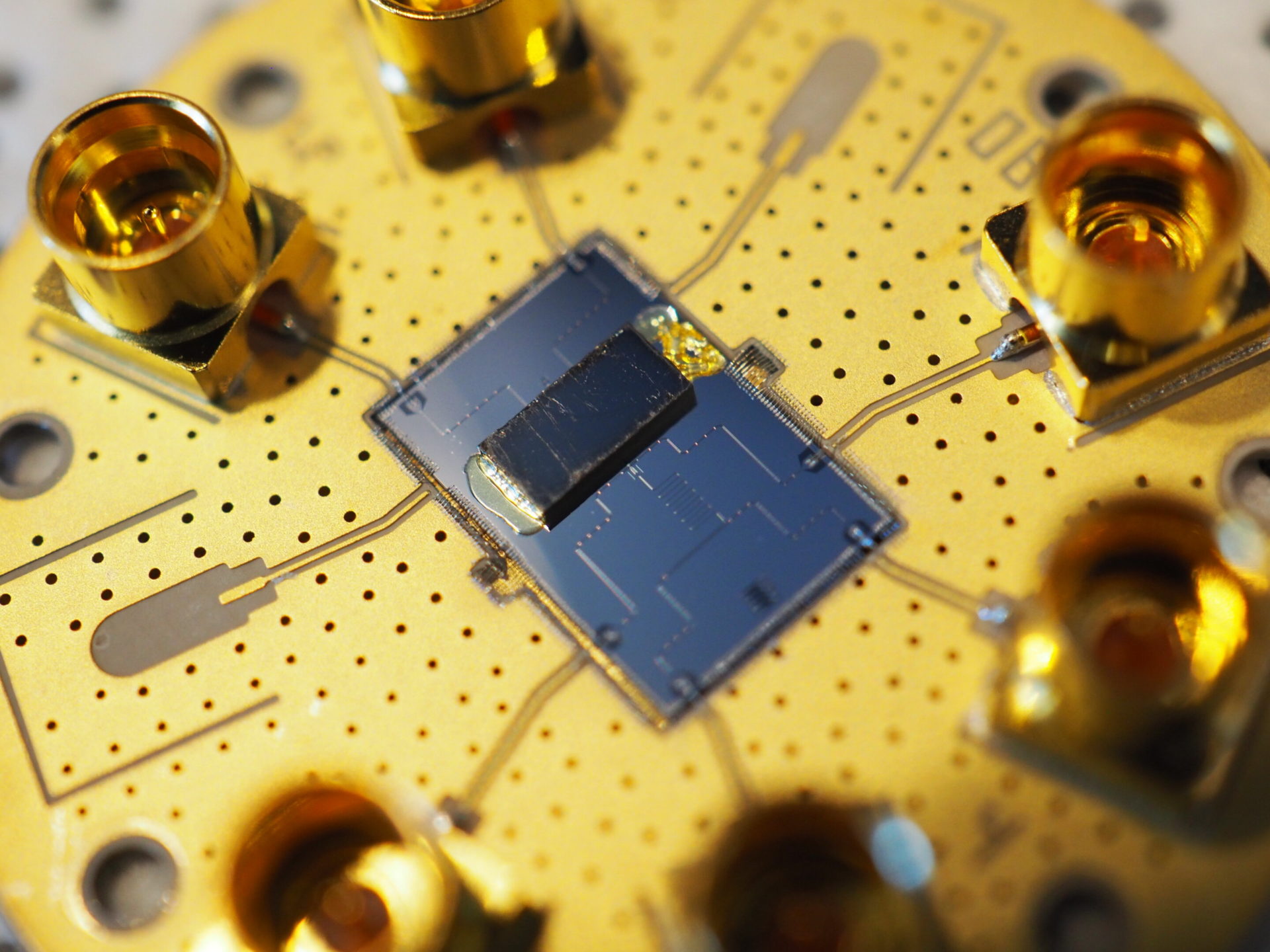 New hardware integrates mechanical devices into quantum tech