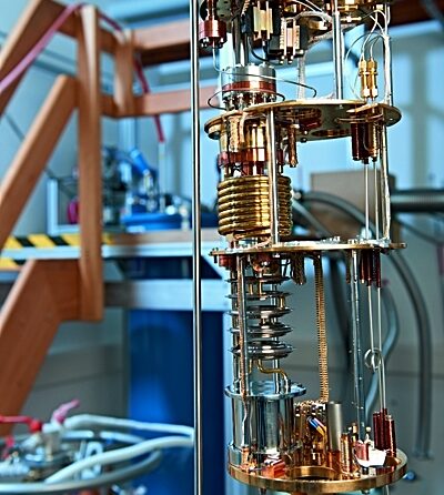 Cryostat used to achieve temperatures down to 20 millikelvin. Source: HZDR/Jürgen Jeibmann