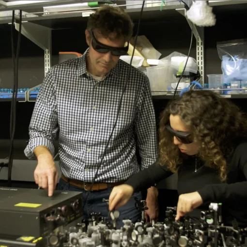 Study authors P. James Schuck (left) and Chiara Trovatello from the Schuck lab at Columbia Engineering. Credit: Jane Nisselson/Columbia Engineering