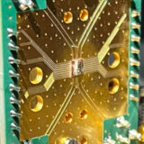 High-precision quantum gates with diamond spin qubits